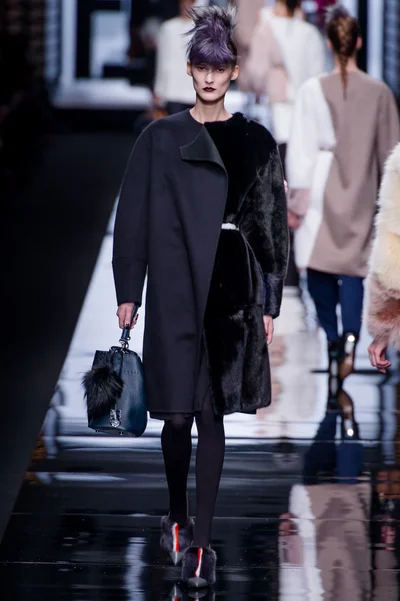 Look 25